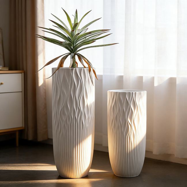 Neu eingetroffene hohe Vasen für die Heimdekoration, Fiberglasvasen, große Bodenväsen, weiße zylindrische große Pflanzgefäße