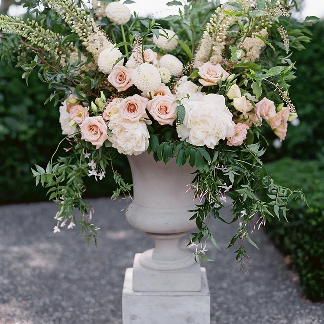 Wholesale Modern Romantic Artificial Rustic Wedding Vases Centerpieces Large Trumpet Design Eco-Friendly Durable for Table Decor