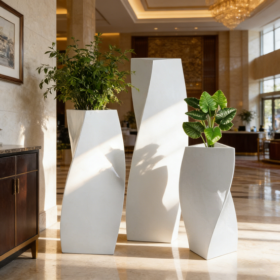 Modernes Kunst-Vasen-Set aus weißer Keramik, glänzend, gedrehte Spiral-Geometrie, große Bodendekoration für Ecken, umweltfreundlich, langlebig, Hotel