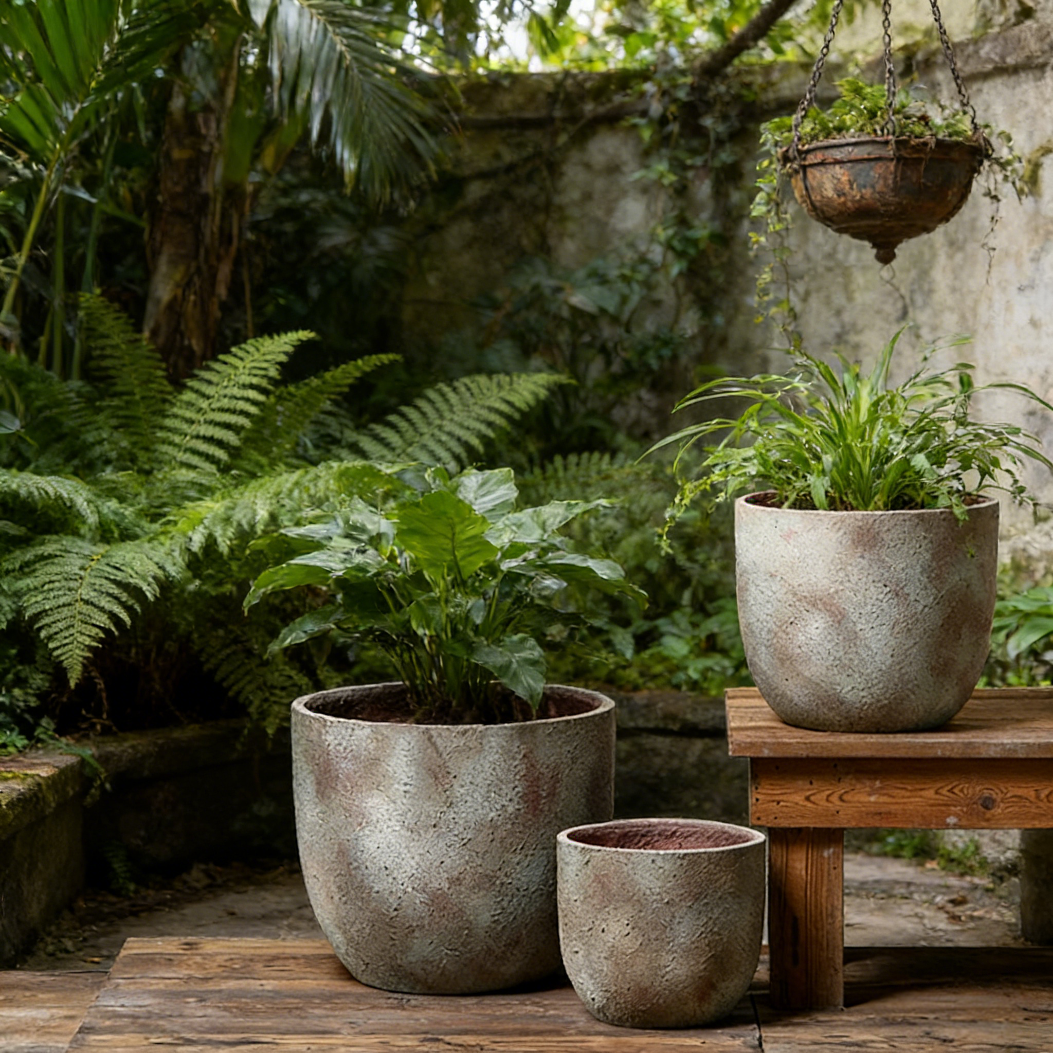 Large Wholesale Durable Eco-Friendly Cement Retro Design Flower Pots with Drainage Hole for Indoor/Outdoor Use