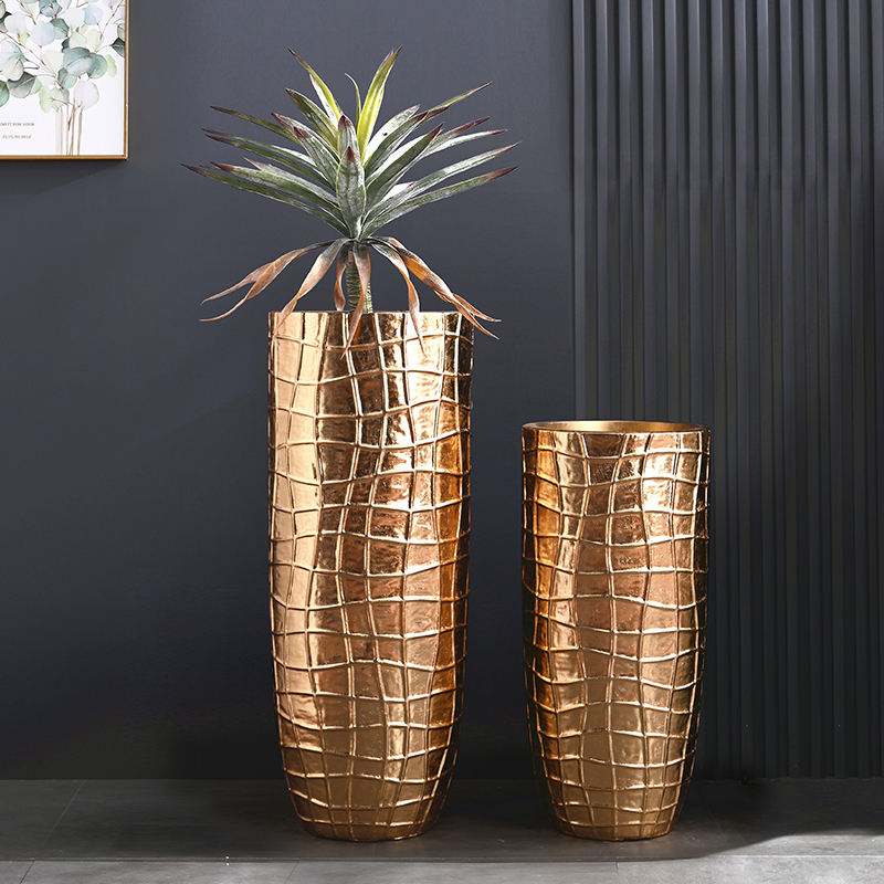 70/90cm Gold Blumenvase Home Decor Luxusvase Blumentopf Fabrik Direktverkauf Fiberglas Bodenvase Luxus Gold Pflanzgefäß