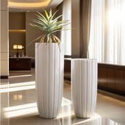 Großer umweltfreundlicher, langlebiger, moderner hoher Bodentopf/Vase für den Innenbereich, Fabrik-Großhandel, weißer zylindrischer großer Blumenkübel aus Fiberglas